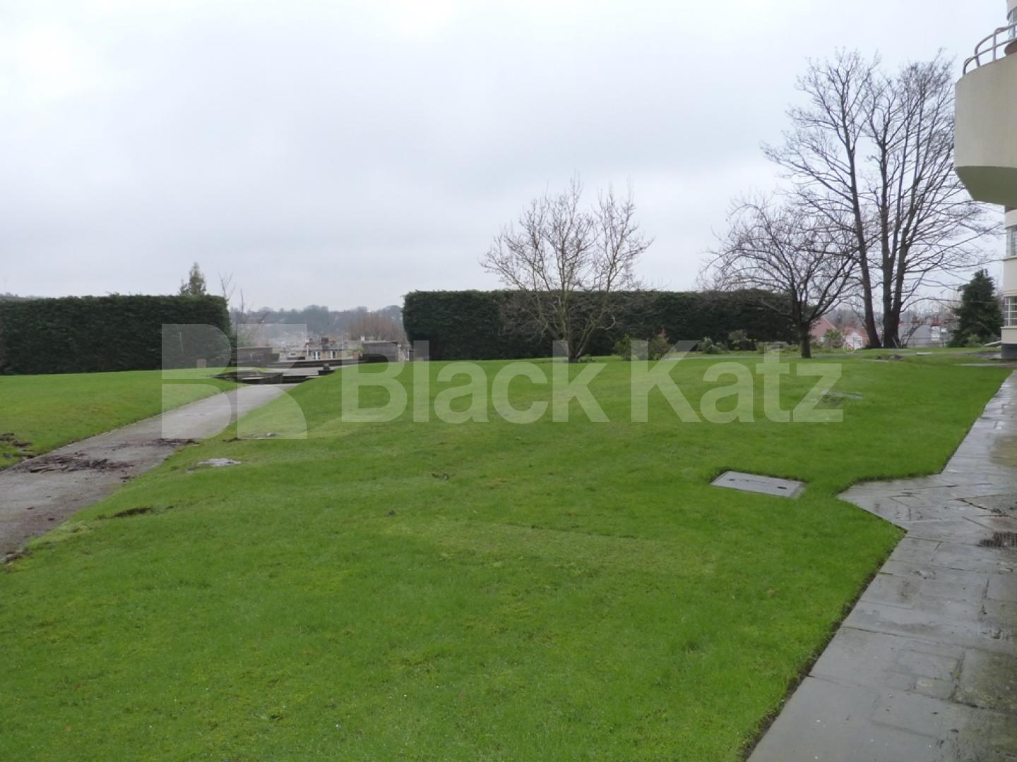 			INC. HEATING & HOT WATER!, 2 Bedroom, 1 bath, 1 reception Flat			 Hornsey Lane, Highgate